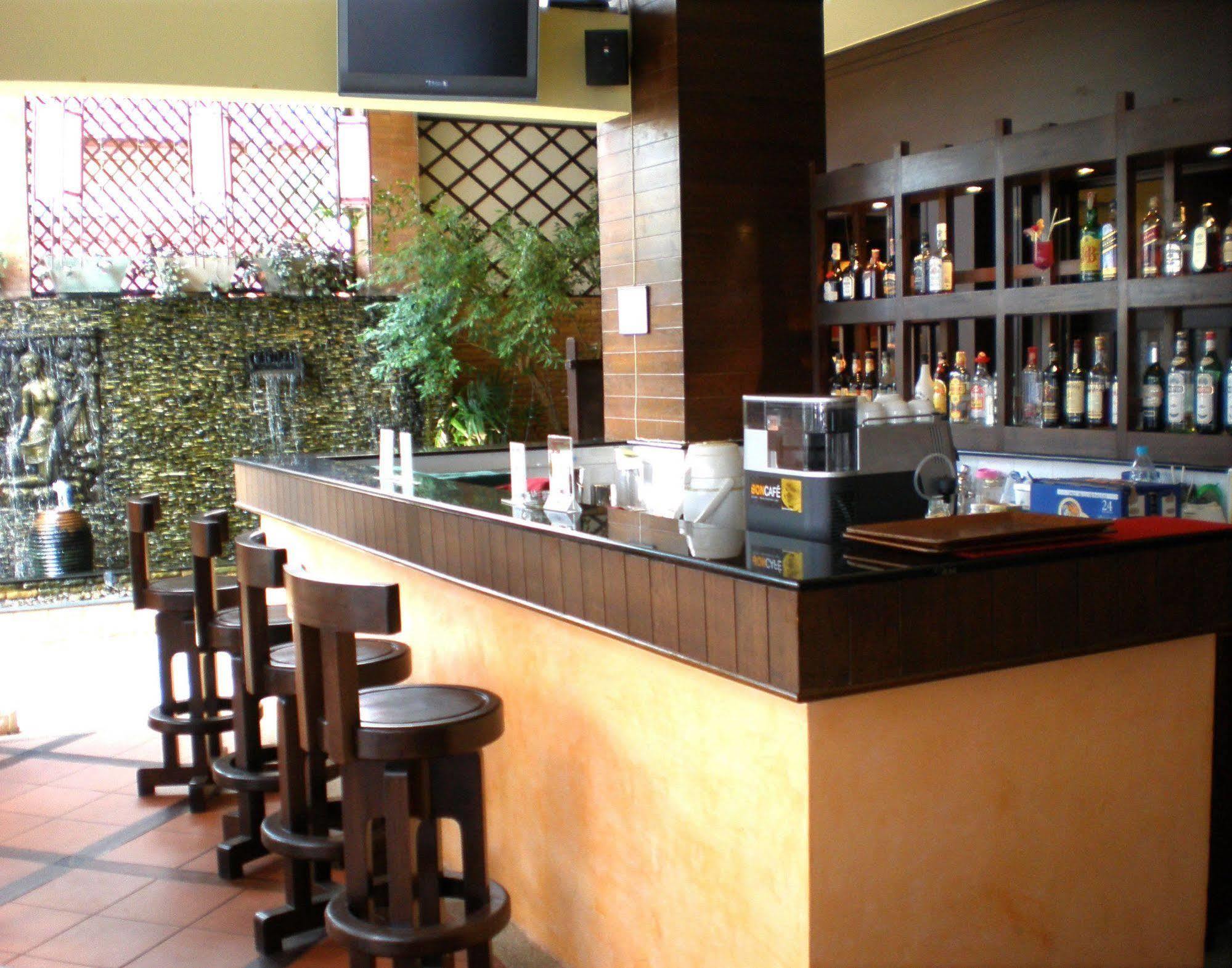 Rattana Beach Hotel Karon Exterior foto